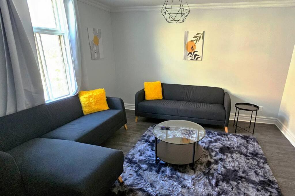 מונטריאול Spacieux Appartement De 3 Chambres Downtown מראה חיצוני תמונה