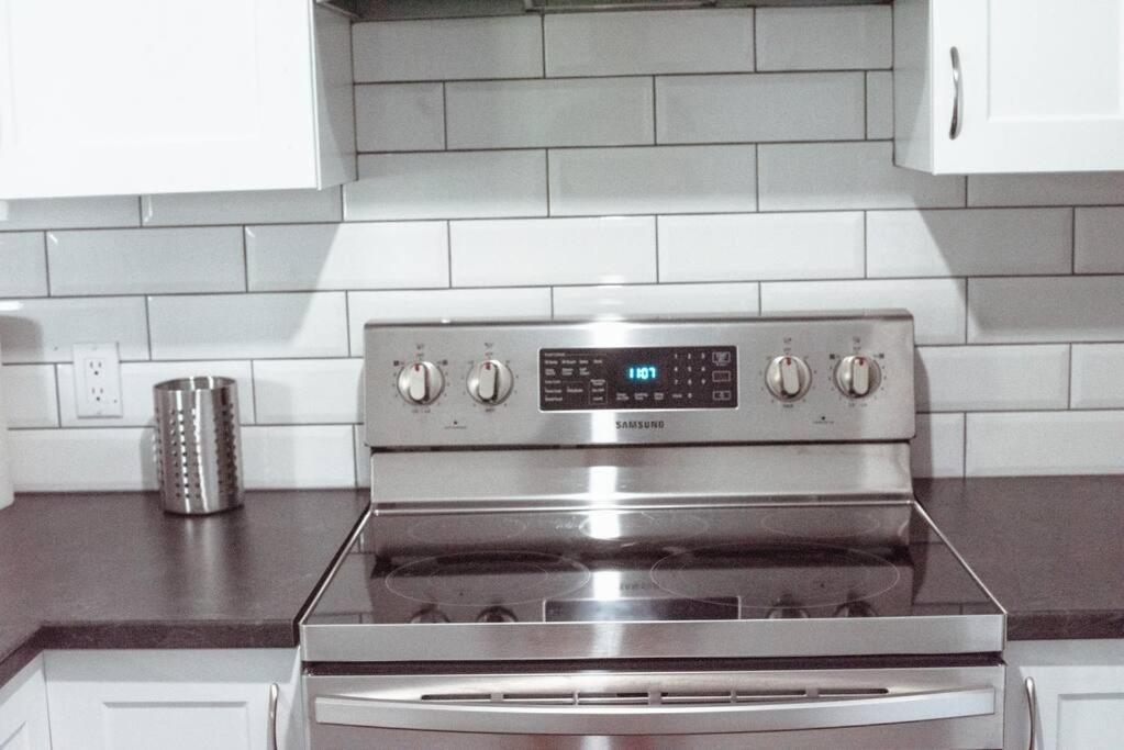מונטריאול Spacieux Appartement De 3 Chambres Downtown מראה חיצוני תמונה